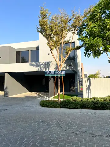 3 BR Townhouse corner end below market price