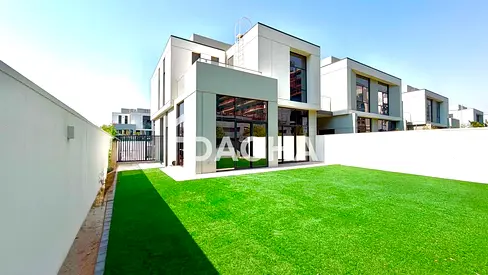 Landscaped | Ready Now | Close to Park | Corner