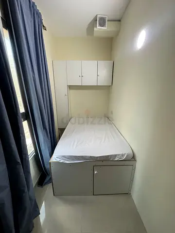 Window Partition Room || Prime Location || JVC