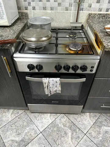 Used freestanding gas cooker with oven - good working condition