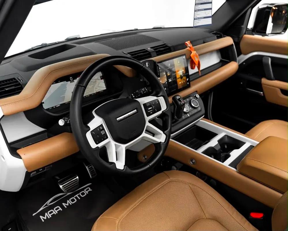 Land Rover Defender 2025