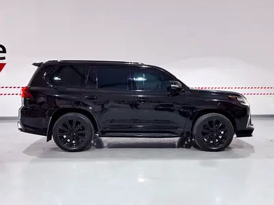 2017 Lexus LX-SERIES photo 4
