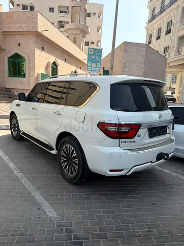 Nissan Patrol 2011 LE Platinum | GCC Specs | BIG Engine
