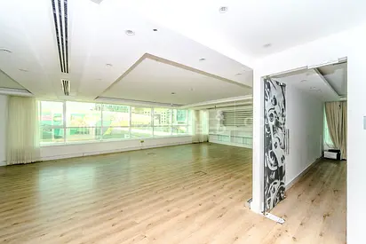 Vacant Office | Prime Location | DED License