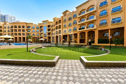 Spacious Studio | Pool View | 4 Cheques