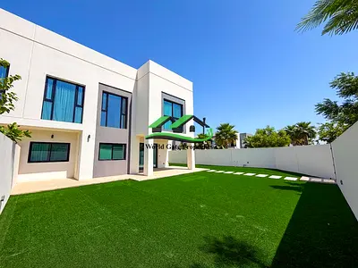 Brand New Villa Single Row Luxury Living Vacant Now