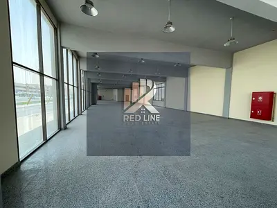 🏢 Huge showroom for rent in Industrial Area 5 – 8000 sq ft in a strategic location