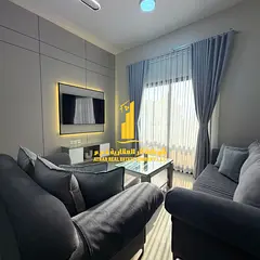 First occupancy, luxurious and elegant one-bedroom apartment, fully furnished with brand new, high-e