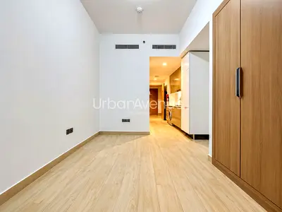 Large Balcony | Ready to Move in | Semi-Furnished
