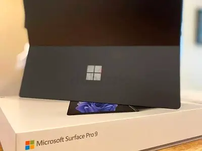 Microsoft Surface Pro 9 i5 (12th Gen) 8GB RAM 256GB SSD + Keyboard + Slim Pen – Good Condition