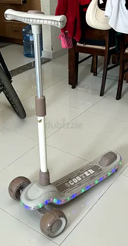 Kids three-wheel LED scooter, adjustable handle