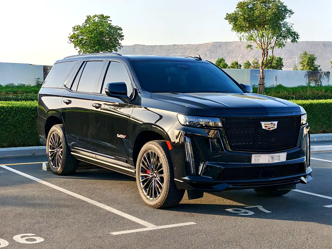 Cadillac Escalade 2023 — photo 1 of 5