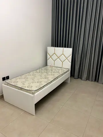No commission , private room for rent in jvc attached bathroom and balcony