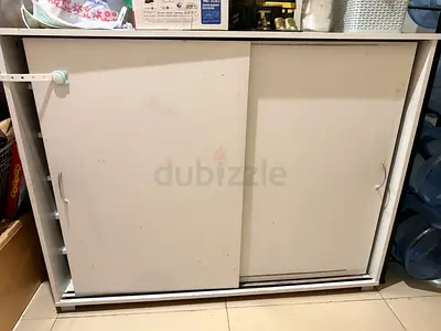 Shoe cabinet