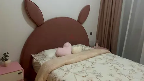 Cute pink upholstered bed with ear-shaped headboard (single/queen) size 140 cm x 190 cm