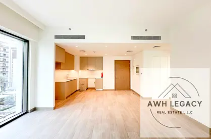 First Row Beach | Corner Unit | Bright Living Area