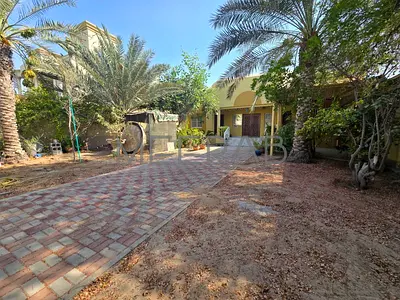 3 BEDROOMS PLUS MAID ROOM VILLA AT GOOD LOCATION