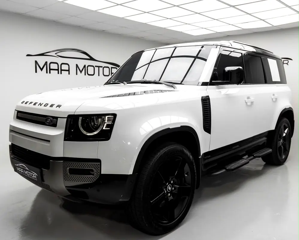 Land Rover Defender 2025 — photo 1 of 11