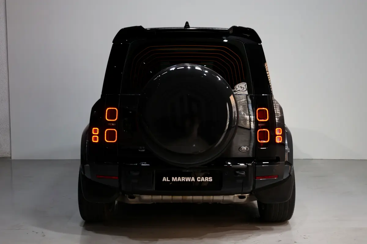 Land Rover Defender 2023
