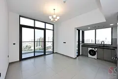 Spacious 1BR |Prime Location | Ready to Move — 2