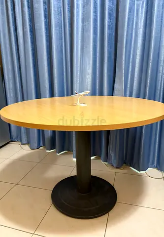 Round dining table for sale