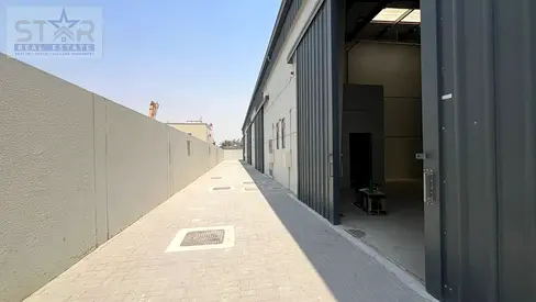 مجمع مستودعات جديد للبيع بكهرباء 500 KV في الصجعة