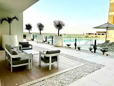 Elegant Living | Fully Furnished | Smart Home I Pool View