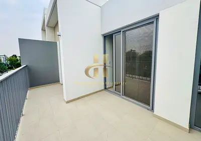 OPPOSIT TO POOL | EXCLUSIVE | VACANT IN AUGUST