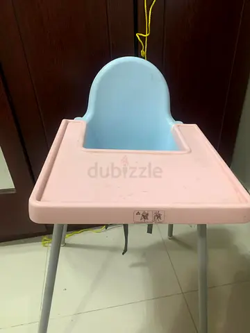 Simple plastic baby high chair - pink/blue