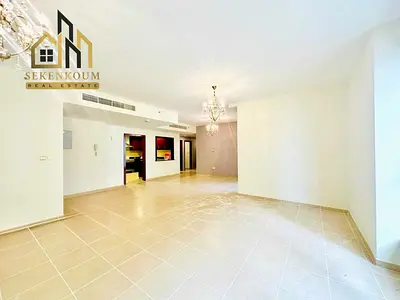 Stunning Sea Views - Very close to beach - Vacant