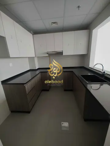 Brand New 1BHK apartment with bolcony very prime location just in 62k in warsan 4