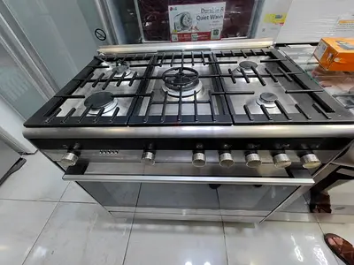 Siemens latest model IQ-700 5 burner gass/electric top gass oven electric dual fan cooking range 90x