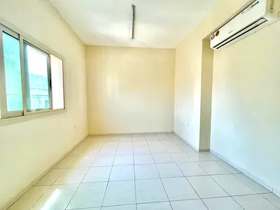 No deposit cash studio near park and bus station