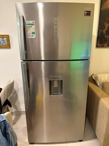 Samsung 2-door stainless steel refrigerator with water dispenser - good condition