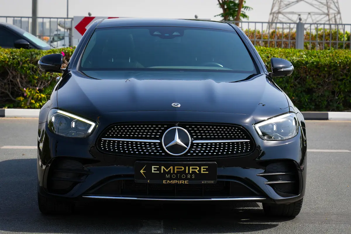 Mercedes-Benz E-Class 2021 — photo 1 of 20