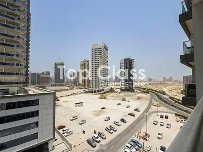 Spacious 1BR | Unfurnished | Available 20th July