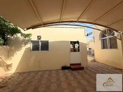 Well maintained 4 bhk villa near to park