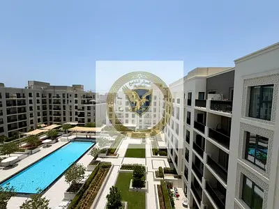 غرفة وصالة مفروشة بالكامل فرش حديث باركن مجانا جيم ومسبح مجانا سكن عائلي في جزيرة مريم بالقرب من مخرج دبي وإطلالة على أرقى وجهات الشارقة وموقع حيوي مم