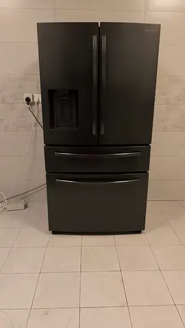 Samsung Black French Door Refrigerator with Water Dispenser and Double Drawers —Very Good Condition