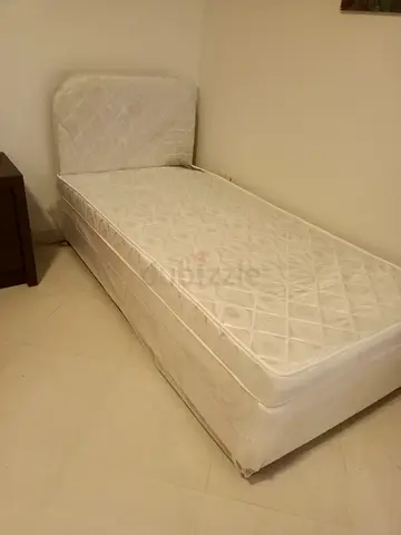 Hi I want to sale single bed with matters brand new