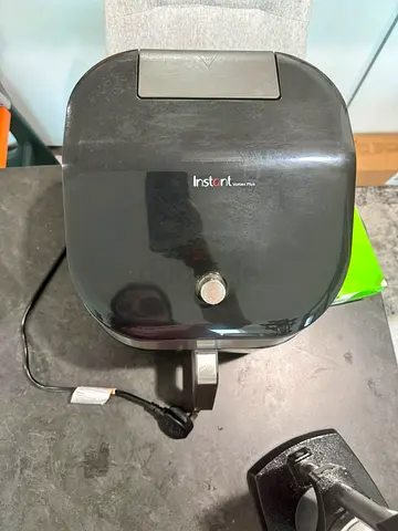 Urgent Sale | Instant Airfryer vortex plus