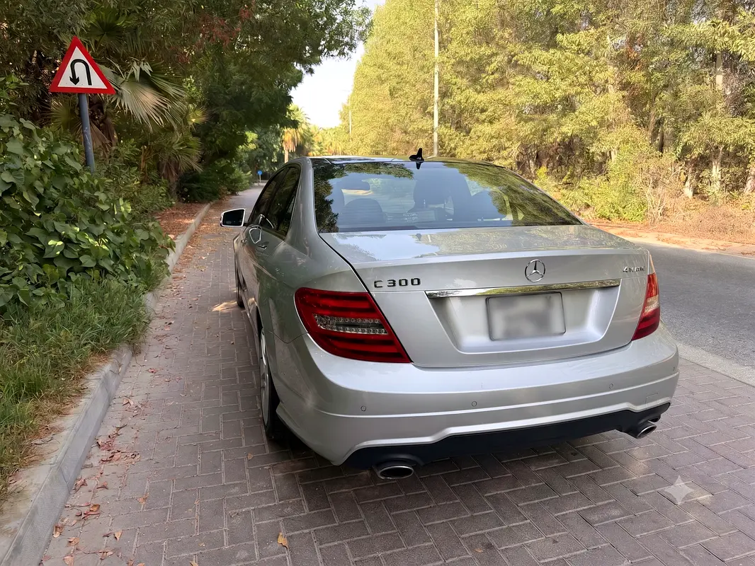 Mercedes-Benz C-Class 2012 — photo 1 of 13