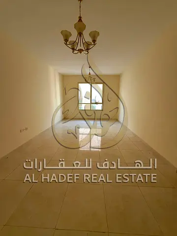 شقة غرفتين وصالة بمنطقة المجاز 3 - صالة منفصلة - موزع - بلكونة - باركن مجاني للسيارة - مساحات واسعة