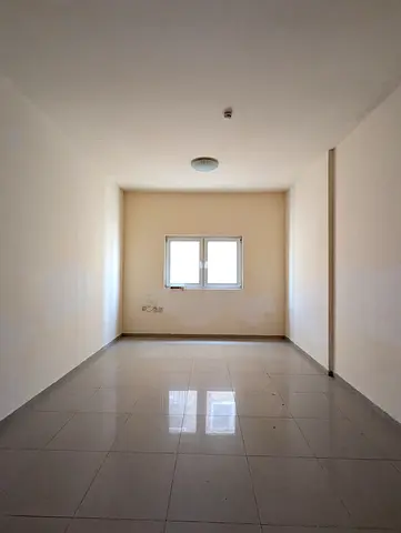Luxury 1bhk 1bathroom maintenance free 35k rent 6cheque payment only for family building