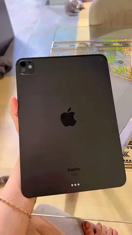 Apple iPad Pro Space Gray (Excellent Condition) - 11-inch (est.)