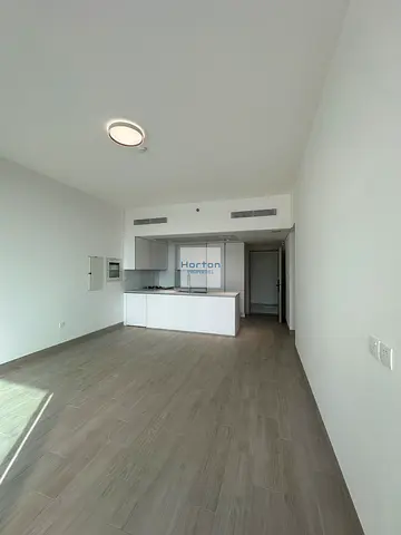 UNFURNISHED I SMART FEATURES I PRIME LOCATION