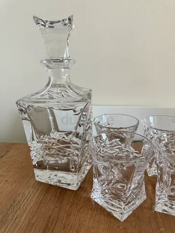 Whisky decanter set