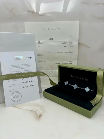 Authentic Van Cleef And Arpels Vintage Alhambra Bracelet 5 Motifs Chalcedony