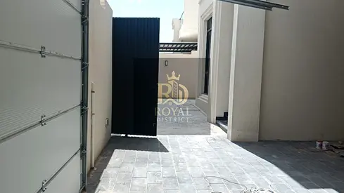 فرصة استثمارية مميزة | فيلا مستقلة فاخرة في تلال سيتي | موقع استراتيجي قريب من مول تلال بعائد مستقبلي واعد | تملك حر لكل الجنسيات