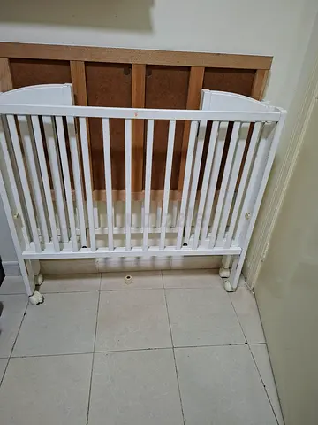 Wooden Baby Cot with Mattress – Good Condition 1 years old, lightly used and well maintained.